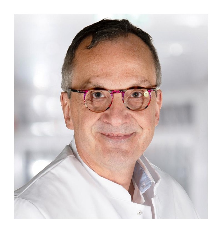 Dr. Rudlof ist Facharzt für Anästhesie und besitzt die Zusatzbezeichnungen...