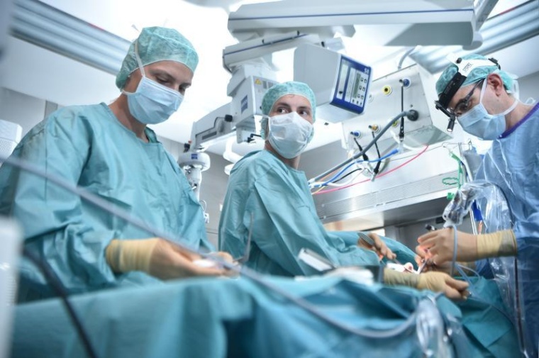 Bei jedem fünften herzchirurgischen Eingriff kommt es zu Komplikationen....