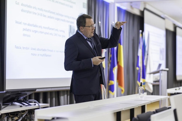 Prof. Dr. Dirk Jentschura aus Speyer wird neuer Ärztlicher Direktor am Campus...
