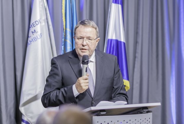 Prof. Dr. Dirk Jentschura aus Speyer ist neuer Ärztlicher Direktor am Campus...