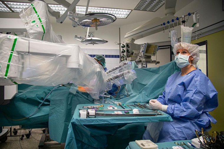Bislang kommt der OP-Roboter vor allem bei größeren Eingriffen in der Klinik...