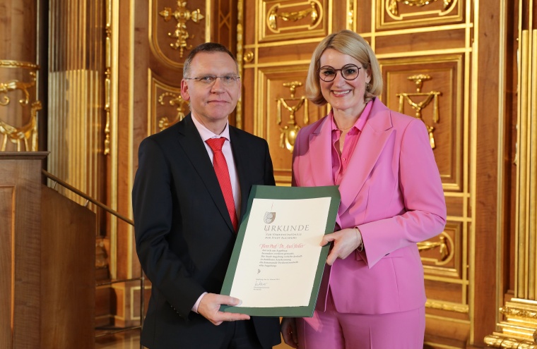 Prof. Dr. Axel Heller war während der Corona-Pandemie Ärztlicher Leiter der...