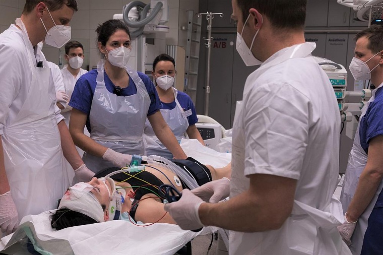 Interdisziplinäre und multiprofessionelle Zusammenarbeit bei der (simulierten)...