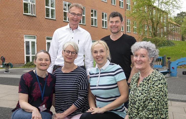 Stefanie Seierl (2. v. l.) mit anderen Teilnehmern und Organisatoren des...