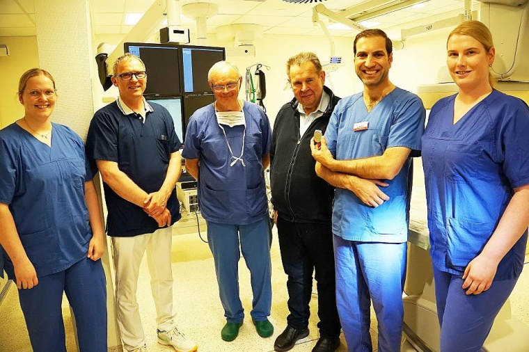 Freuen sich über die neue Schrittmachertherapie im Herzkatheterlabor (HKL) am...