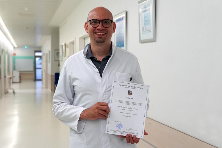 Elmar Schwarz, Experte für Handchirurgie am Klinikum Mutterhaus, Foto:...