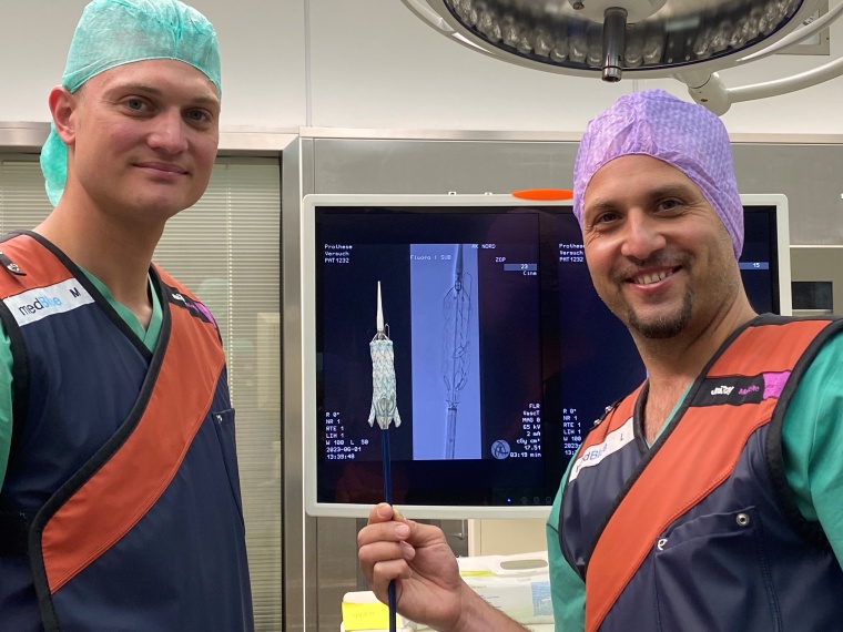 Golo Wiese und Priv.-Doz. Dr. Marwan Youssef. Foto: Asklepios Klinik Nord