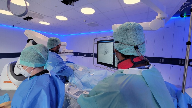 Interventionsradiologischer Eingriff Foto: PD Dr. med. Jonathan Nadjiri