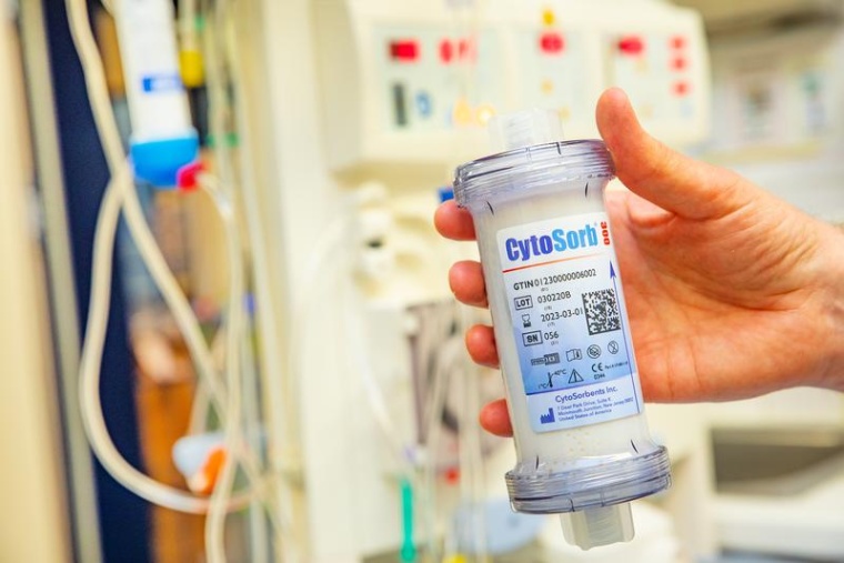 Symbolbild: Eine gebrauchte CytoSorb-Kartusche. Foto: Karin Kaiser, MHH