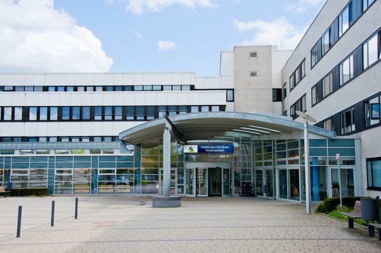 Haupteingang Klinikum Wolfenbüttel Foto: Clinotel