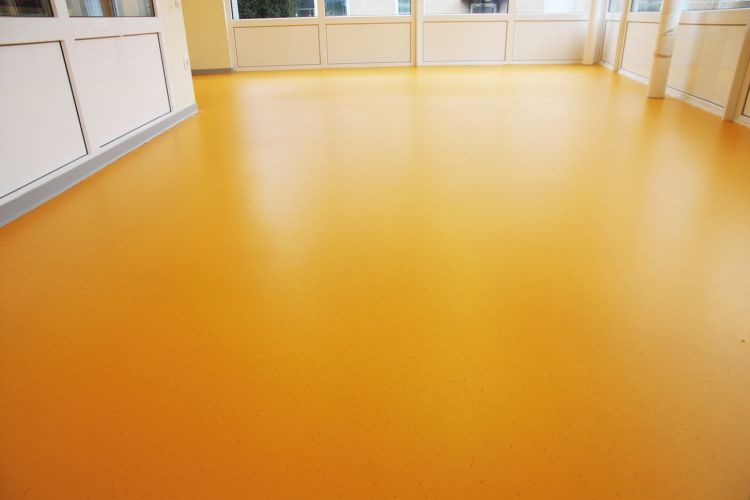 Im Rahmen der Sanierung kann der neue Boden auch eine andere Farbe bekommen....