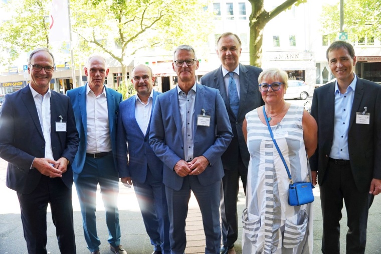 (v. l.) Dr. Hans-Heinrich Aldag, Joachim Stapper-Müer, Thomas Bublitz, Dr....