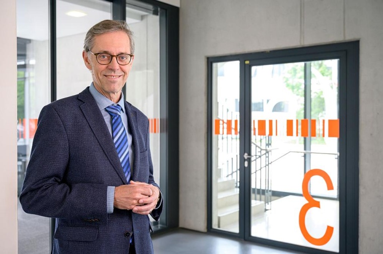 Prof. Dr. Thomas Gasser erhält den „2024 Breakthrough Prize in Life...