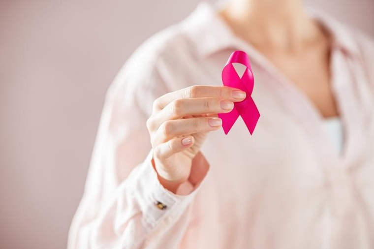 Die pinkfarbene Schleife „Pink Ribbon“ steht als Symbol für das Engagement...