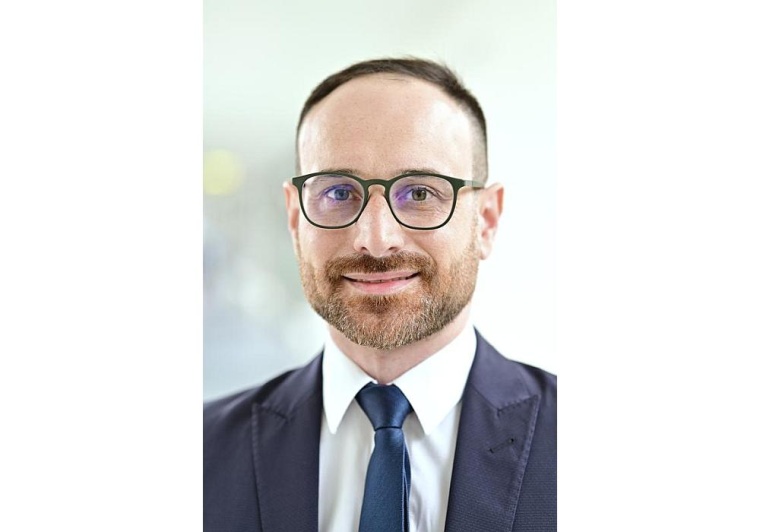 Dr. Hristo Kirov gewinnt den ePoster-Preis 2023 der Europäischen...