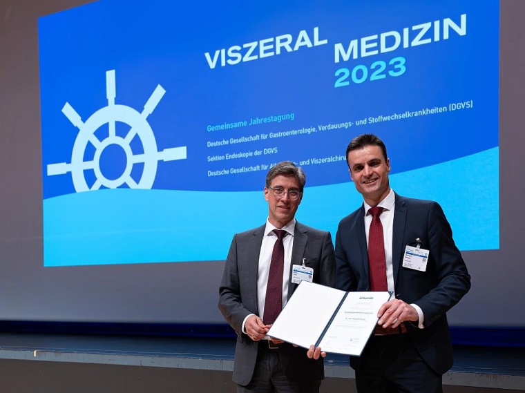 (v. l.) Prof. Dr. Martin Götz, Vorsitzender der Sektion Endoskopie 2023 der...