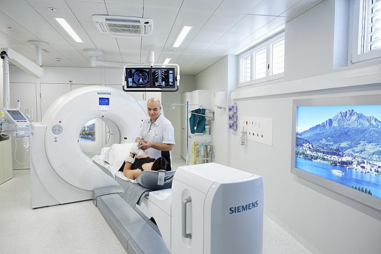 Positronen-Emissions-Tomography (PET) einer Patientin. Das neue Verfahren...