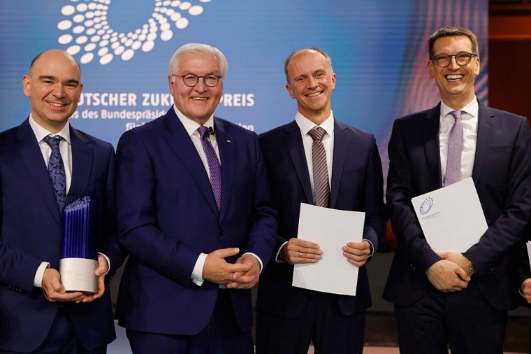 Dr. David Grodzki, Dr. Stephan Biber und Prof. Dr. Michael Uder, sowie der...