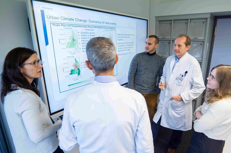 Diskussion von Klimaergebnissen durch die ARISE: Sprecherinnen und Sprecher mit...