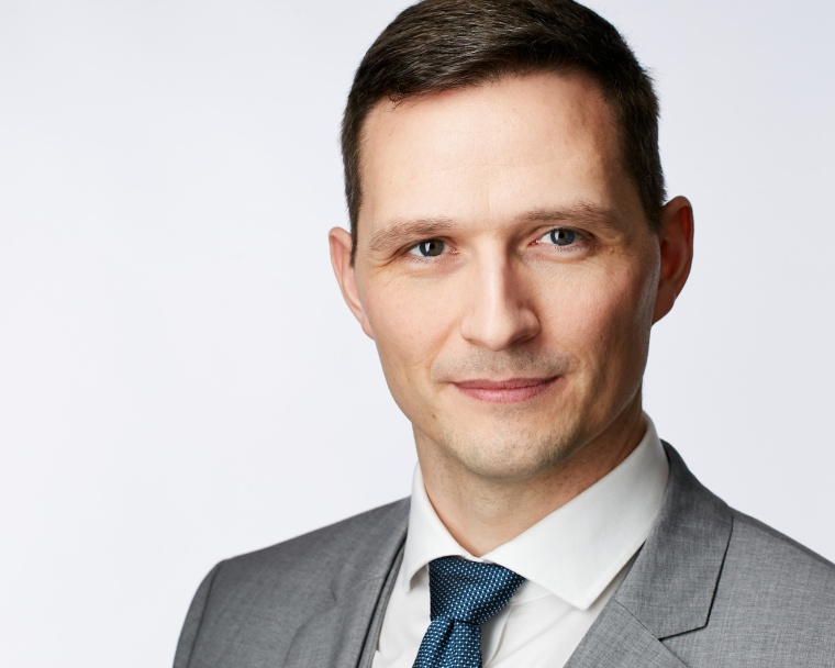 Dr. med. (Univ. Debrecen) Attila Hirsch, Chefarzt der der Abteilung für...