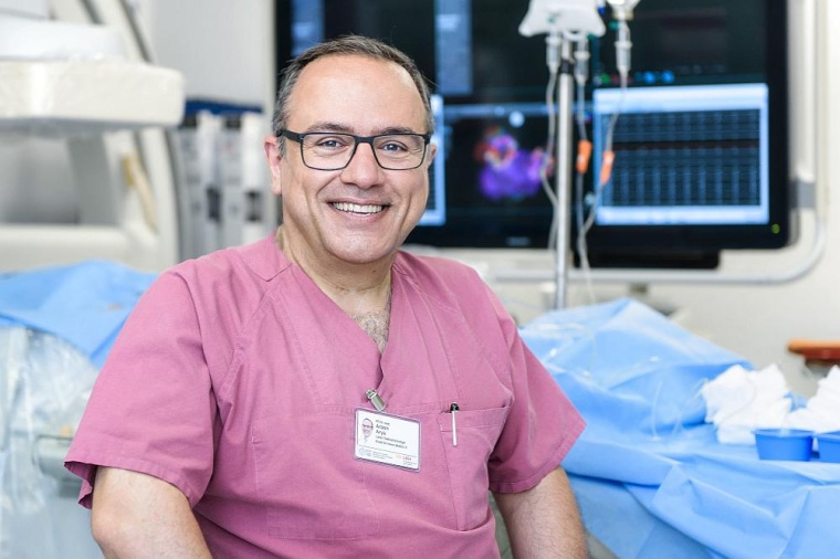 Prof. Dr. Arash Arya wurde als Professor für Kardiale Rhythmologie an die...