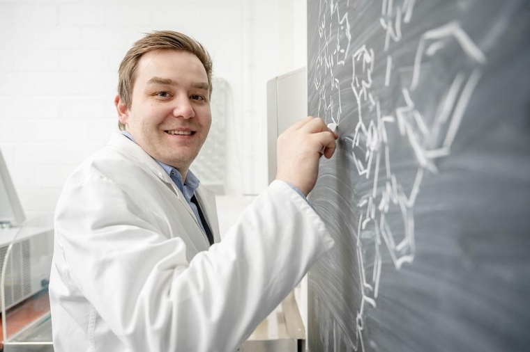 Die Arbeiten von Johannes Karges machen Furore. Sie könnten für die...