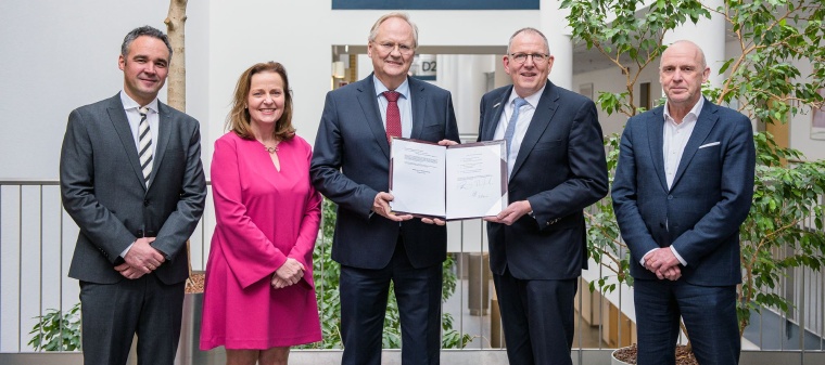 (v.l.) Prof. Dr. Philipp Kobbe, Prof. Dr. Heike Kielstein, Prof. Dr. Thomas...