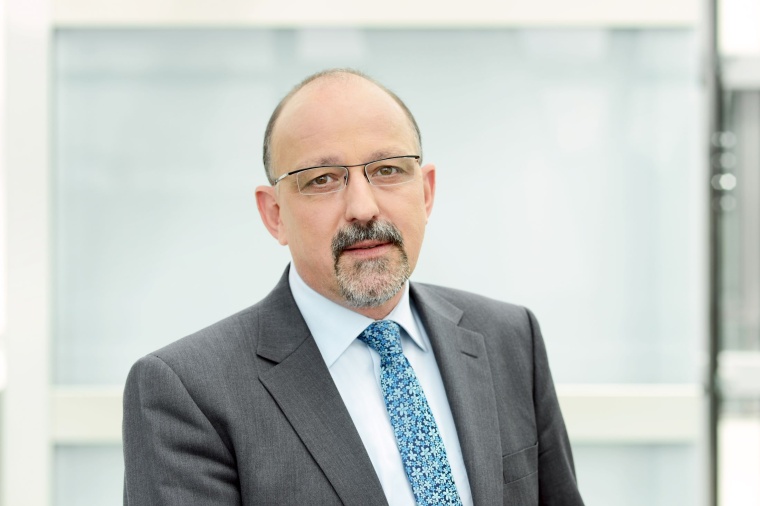 Helmut Schröder, Geschäftsführer des Wissenschaftlichen Instituts der AOK...