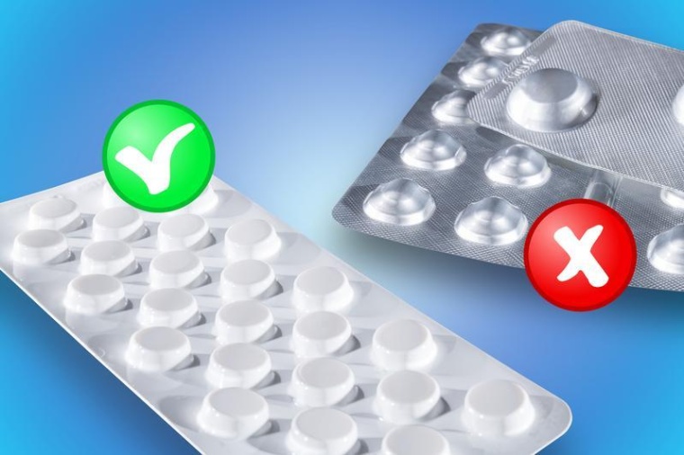 Es gibt bereits ressourcenschonende Blisterstreifen für Tabletten (vorne im...