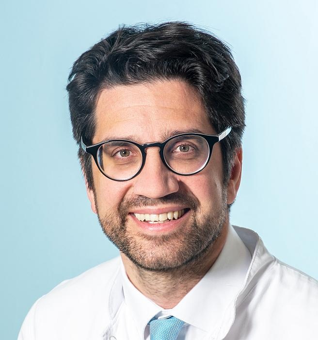 Oberarzt und Leiter der Sektion Handchirurgie, Dr. Elem Safi, Foto: München...