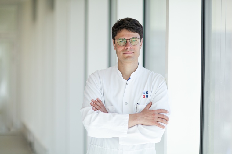 Prof. Dr. Jan Heyckendorf, Direktor der Klinik für Innere Medizin I...