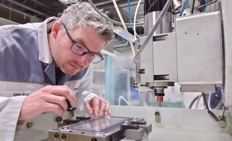 Die Point-of-Care-(PoC)-Diagnostik kann im Fall von (lebenserhaltenden)...