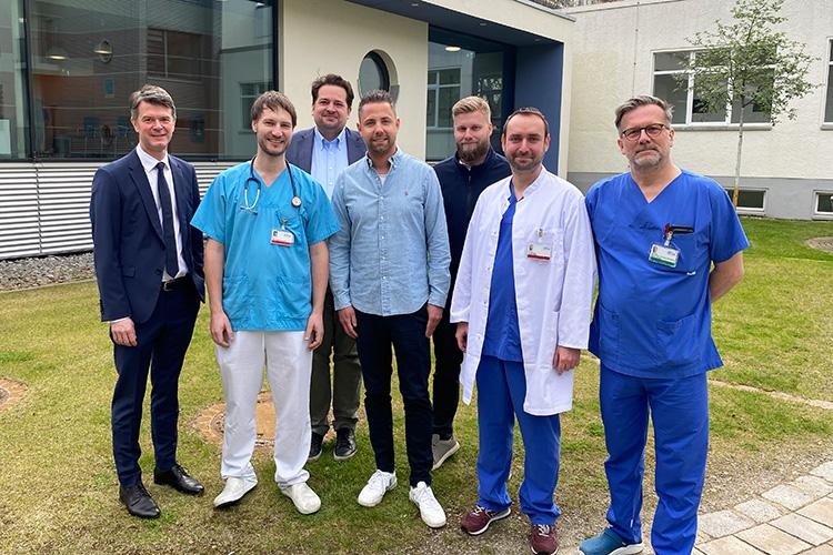 (v.l.n.r.:) Prof. Dr. med. Klaus Bonaventura, Chefarzt Klinik für Kardiologie;...