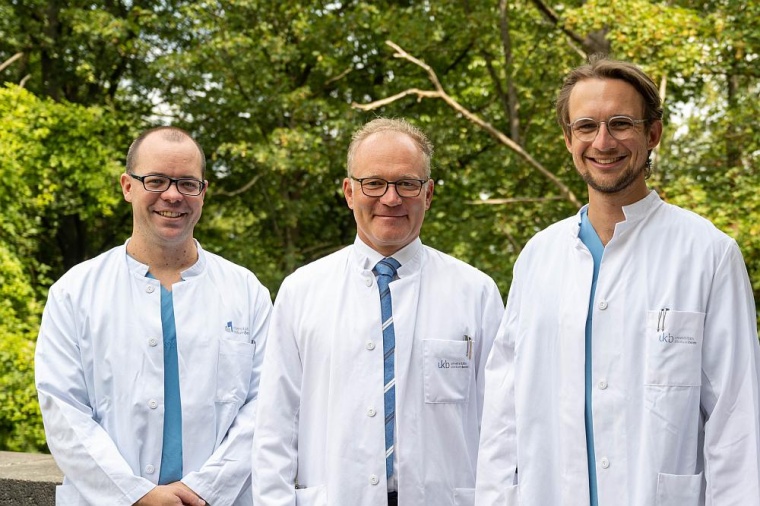 (v. l.): Dr. David Katzer, stellvertretender Leiter des Alpha-1-Kinderzentrums...