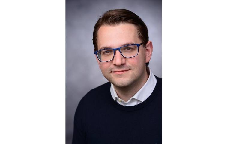 PD. Dr. Florian Recker wird für seine herausragenden Verdienste in der Lehre...