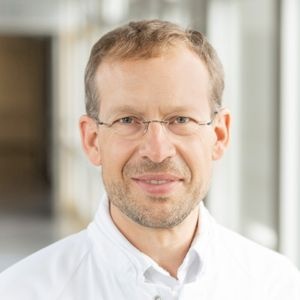 Priv.-Doz. Dr. Tobias Weismüller. Foto: Vivantes/Caroline Ubl