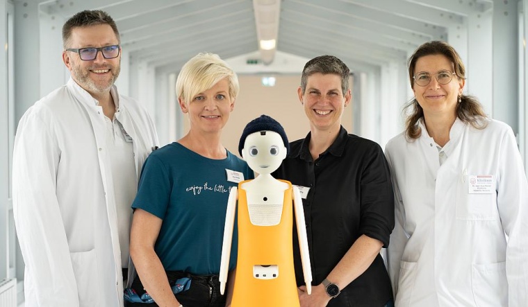 Dr. med. Anja Berndt, Chefärztin Geriatrie, Dr. Jenny Wortha,...