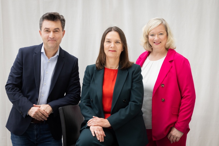 Foto:KlinikumEvB 2024
v.l.n.r: Tomislav Gmajnic, Dr. med. Karin Hochbaum, ...