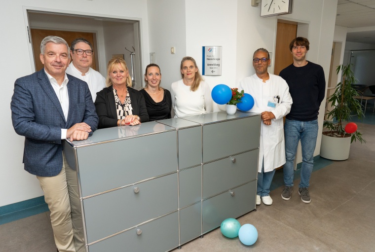 (v.l.n.r.): Eröffnung MVZ Praxis für Neurochirurgie mit Dr. Andreas Sander...