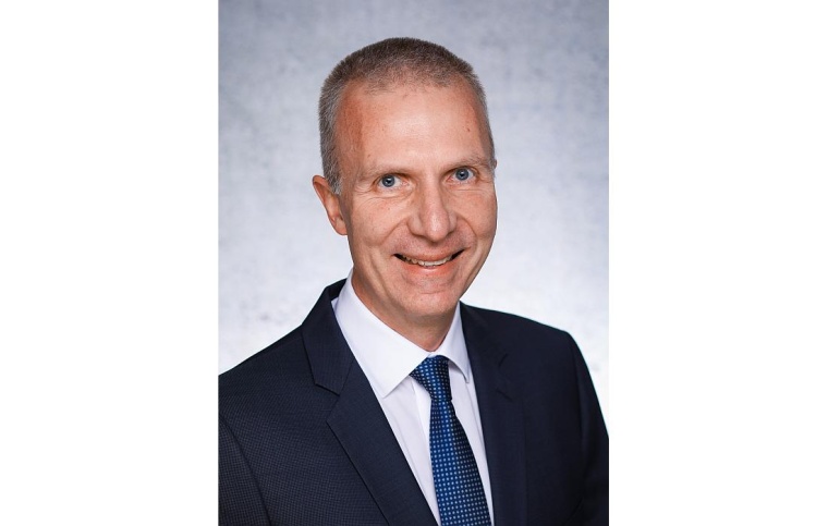 Prof. Dr. med. Ralf Schmitz wird Chefarzt der Klinik für Gynäkologie und...