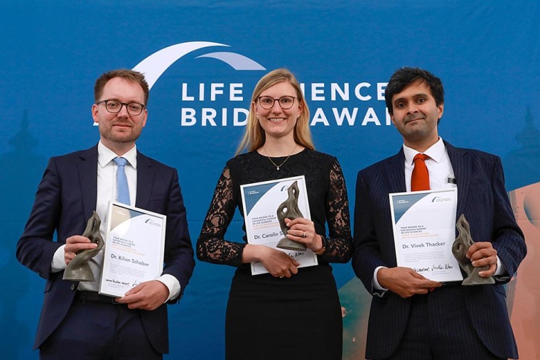 Dr. Kilian Schober, Dr. Carolin Schneider, Dr. Vivek Thacker, Foto: Uwe Dettmar