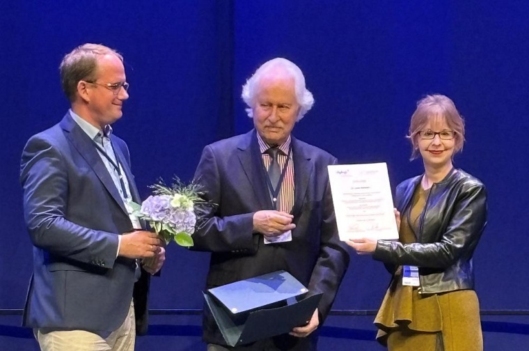 Dr. Julia Geissler von der Kinder- und Jugendpsychiatrie des UKW erhielt beim...