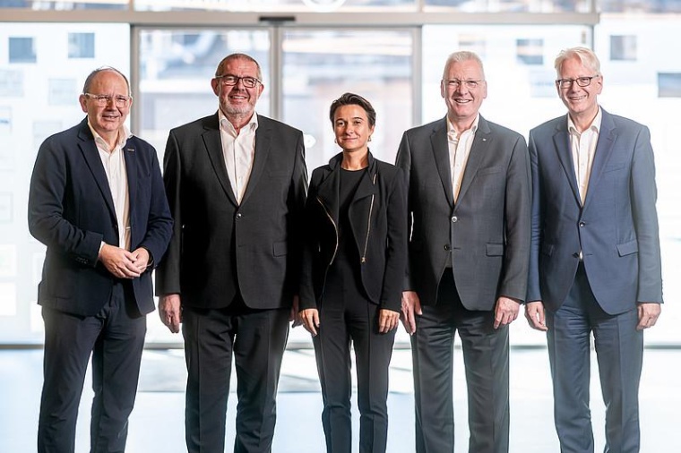 (v.l.n.r.): Christian Specht (Aufsichtsratsvorsitzender Universitätsklinikum...