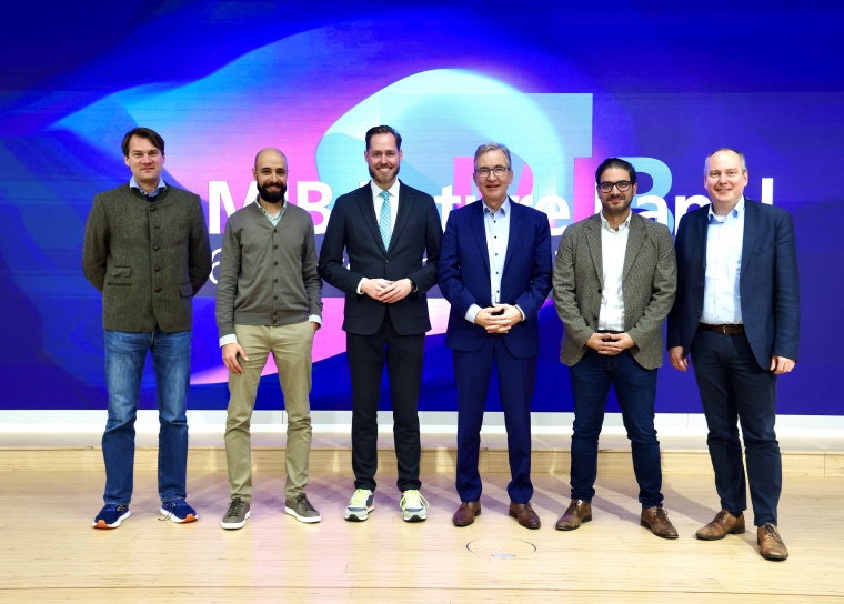 (v. l.) Prof. Peter Krawitz, Direktor des Instituts für Genomische Statistik...