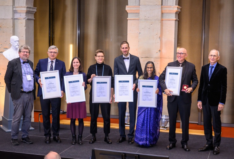 (v.l.n.r.): Prof. Dr. Andreas Radbruch, Prof. Dr. Andreas F. Widmer, Dr. Nora...