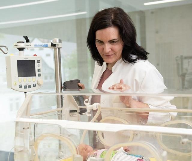 Dr. Sybelle Goedicke-Fritz forscht in der Klinik für Kinder- und Jugendmedizin...