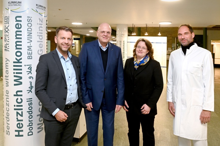 Bisher nur „zu Besuch“, künftig zu Forschungszwecken in Wolfsburg: Prof....