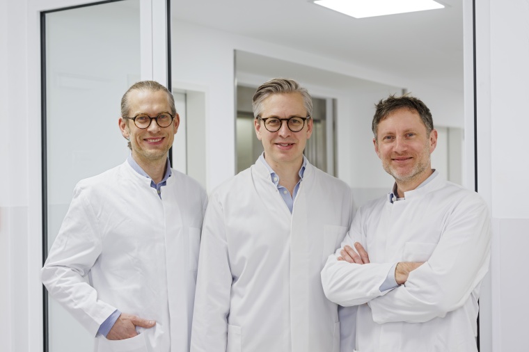 v.l.n.r.: Prof. Dr. med. Wolf Christian Prall, Prof. Dr. med. Florian Haasters,...