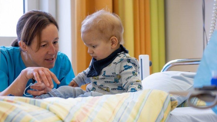 Einfühlungsvermögen und Hochleistungsmedizin für Kinder und Jugendliche...