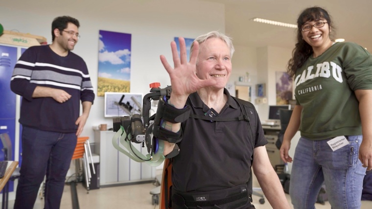 Wolfgang Korisanski ist einer der 24 Patienten, die das neue System aus...